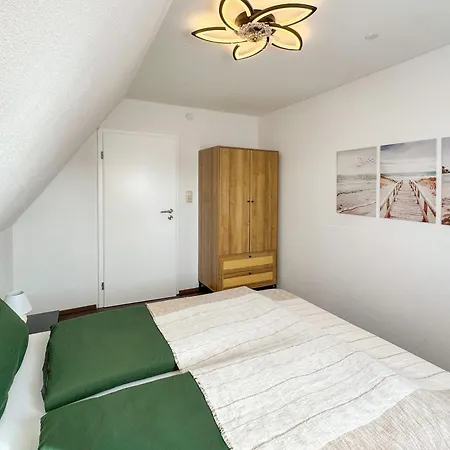 Geraeumige Mit 2 Schlafzimmern, Fitness & Bestlage *