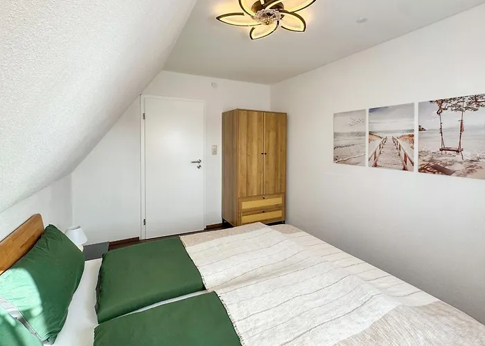 Geraeumige Mit 2 Schlafzimmern, Fitness & Bestlage *